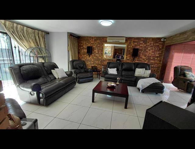 4 BEDROOM HOUSE FOR SALE IN MEYERSDAL